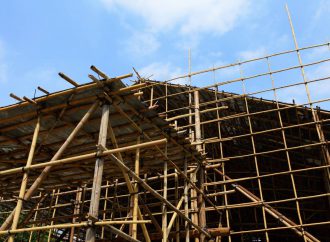 Rusztowanie – niezbędny element każdej budowy. Podstawowe rodzaje rusztowań