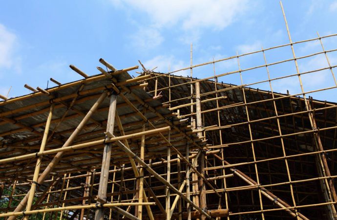 Rusztowanie – niezbędny element każdej budowy. Podstawowe rodzaje rusztowań